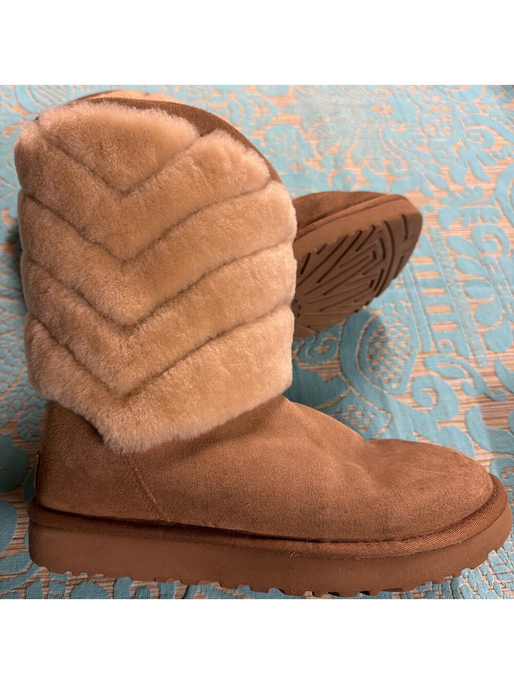 UGG Women's Tania Brown Suede Round Toe Winter Boots Size 9
